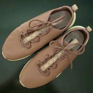 Nike Ashin Modern Running Shoe